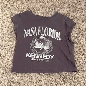 Cropped Graphic Gray Tee